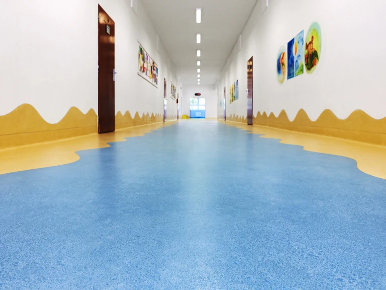 Základní-skola-Hulin-NFE Sparkle 2440-2, 2440-55 - 1.jpg